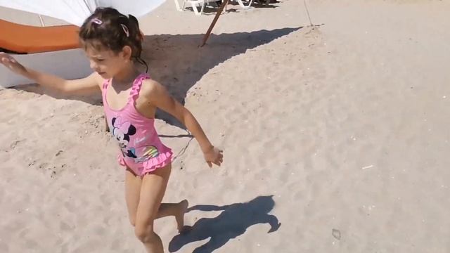Gymnastics ?♀️ on the beach ? 6 years ?♀️ Andra ❤️ смотреть онлайн