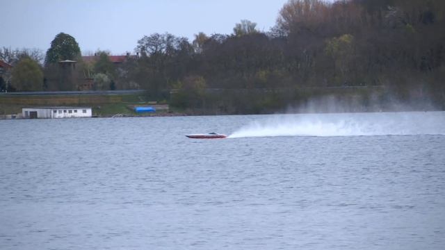 GIGANTIC POWERFUL RC POWERBOAT SPEEDBOAT HPR-233 130 KMH BRUTAL SPEED 25000 WATT