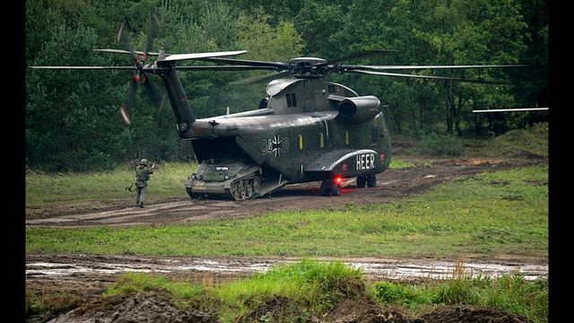 Why is the Wiesel tank so tiny? смотреть онлайн