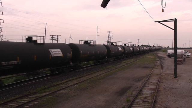 CP 643 west at Haycroft. May 23 2011 смотреть онлайн
