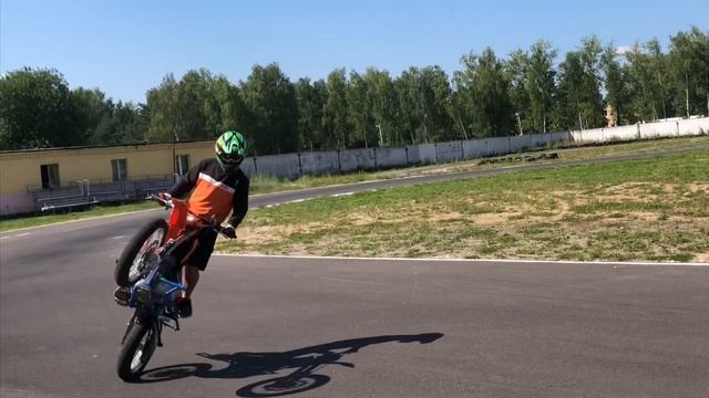 Motoland stunt CRF250 Kovrov ! смотреть онлайн