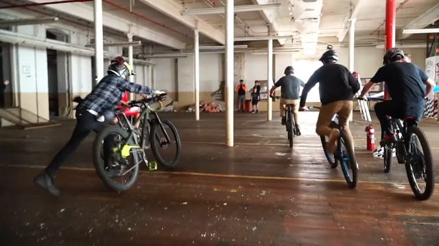 Urban Assault 5 - Crazy Warehouse MTB Race смотреть онлайн