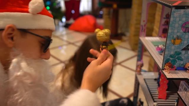 НЕ НАСТОЯЩИЕ Дед Мороз и Снегурочка Пытались ОГРАБИТЬ Еву !!! смотреть онлайн