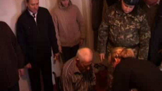 Вручили коляски инвалидам войны смотреть онлайн