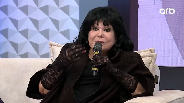 Elgizlə izlə | Elza Seyidcahanla Flora Kərimova canlı efirdə dava etdi | Elza studiyanı tərk etdi смотреть онлайн