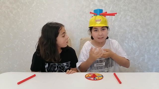 Мокрая рулетка.  ЧЕЛЛЕНДЖ- МОКРАЯ ГОЛОВА.Детские игры.