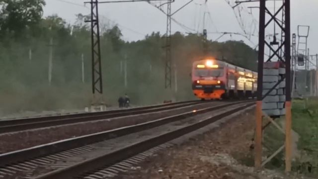 Городской электропоезд ЭД4МК-0090 сообщением Екатеринбург-Сорт. - Керамик смотреть онлайн