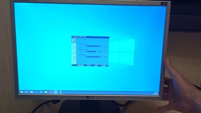 LG FLATRON L192WS смотреть онлайн
