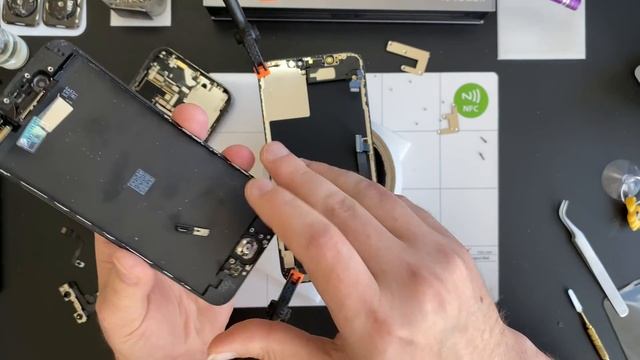 Не работал Фейс на 12 и Официальная замена батареи смотреть онлайн