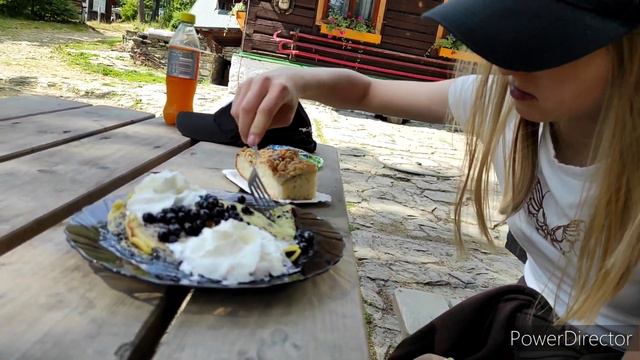 Польша. Гора Bendoszka 1100 м над уровнем моря. Было трудно, но мы шли💪 смотреть онлайн