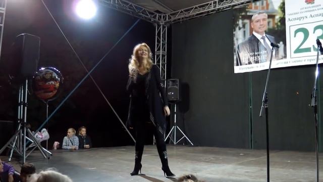 Росица Кирилова - За блондинка ли ме взе [ L I V E ] смотреть онлайн