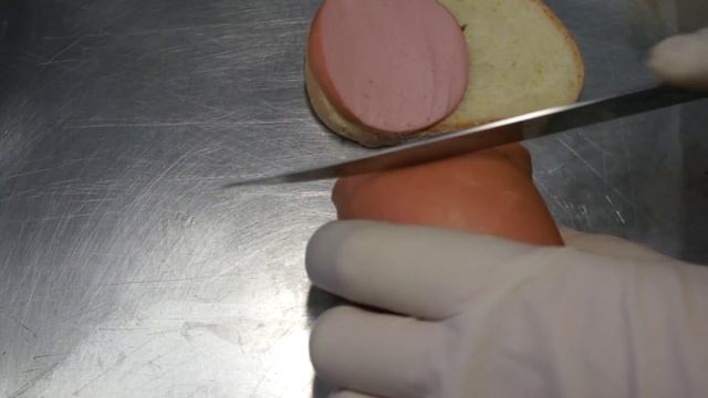 Бутерброд с колбасой (Sausage sandwich) смотреть онлайн