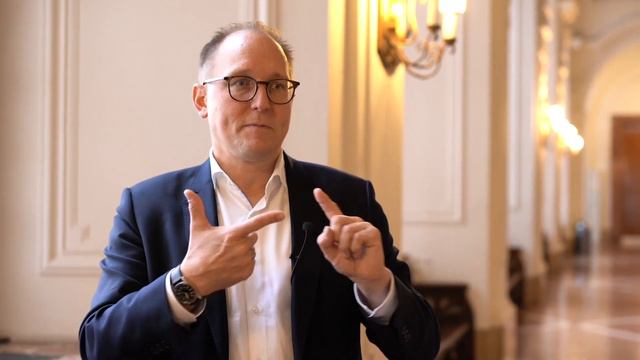 The importance of civic engagement in urban development – Interview with Ulrich Hörning смотреть онлайн
