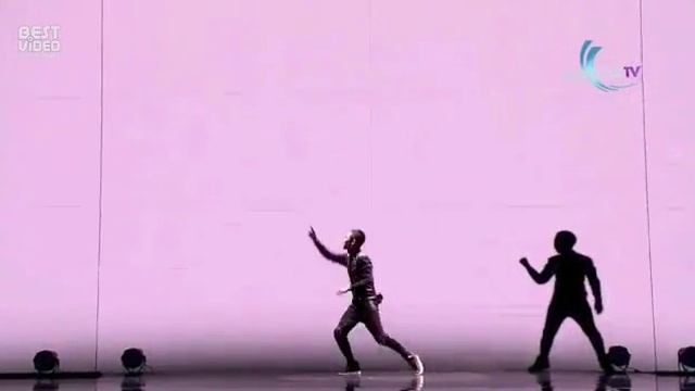 Необычный танец смотреть онлайн