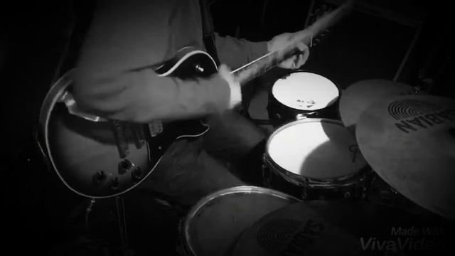 “On my mind” improvisation one man band style. смотреть онлайн