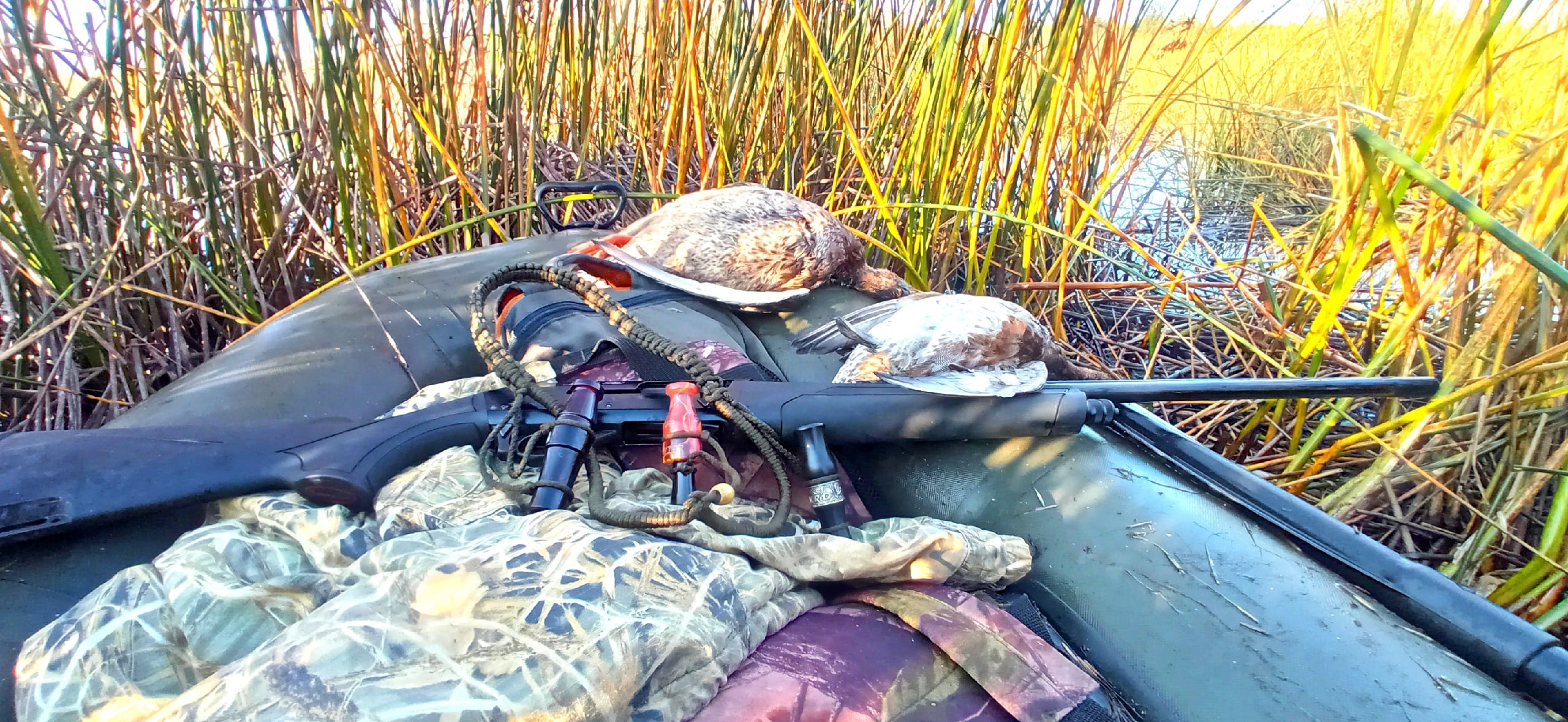 МАНОК МАХОКРЫЛ И МНОГО УТКИ! ОХОТА НА УТКУ С ЧУЧЕЛАМИ. смотреть онлайн