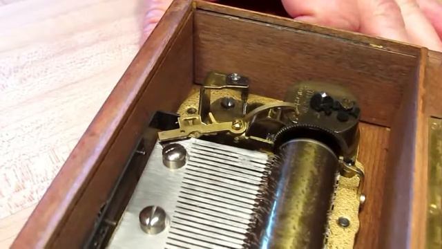 Music Box Stop смотреть онлайн
