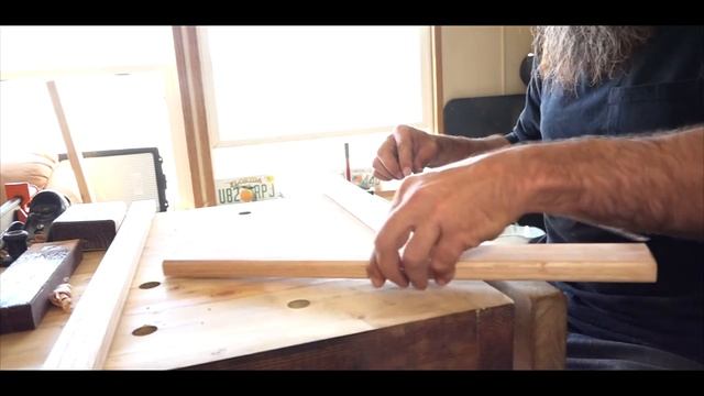 Работа по дереву ручным инструментом: Разборная пила смотреть онлайн