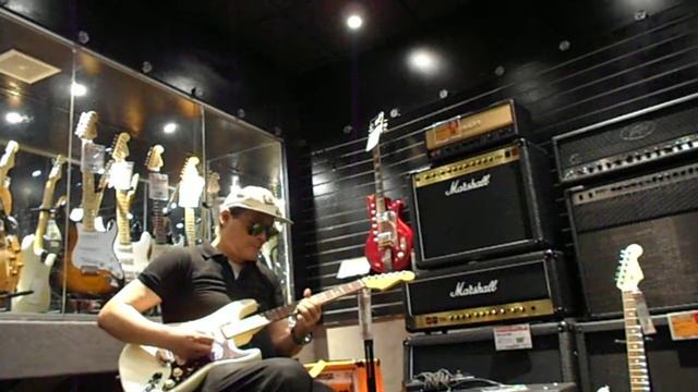 "Testing Out & Playing The Fender American Deluxe HSS Strat At G.C." Aug. 2, 2014 - Big Will смотреть онлайн