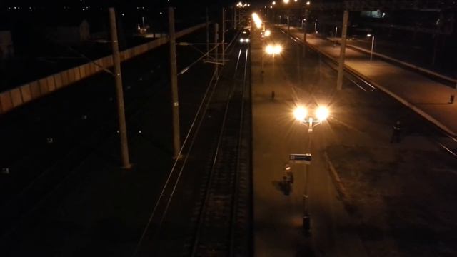 Электропоезд ЭПр 003 прибывает на станцию Жлобин Пассажирский смотреть онлайн