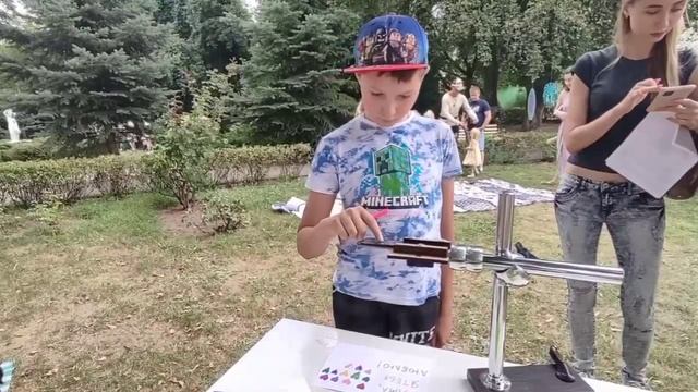 Белка пришла на арт-пикник во дворик галереи Ващенко смотреть онлайн
