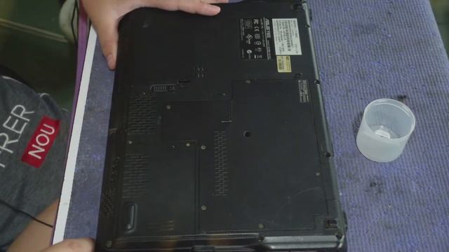 แกะเครื่อง โน๊ตบุค Asus Model F80C เครื่อง 13ปีที่แล้ว ยังมีชีวิตอยู่ смотреть онлайн