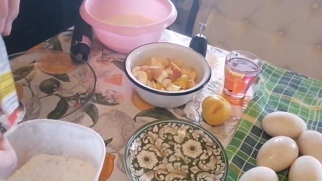 МУЖ СДЕЛАЛ КОРМУШКУ ДЛЯ ?ГОТОВЛЮ ОБЕД /ШАРЛОТКА ?ОТ ВИТАЛИ смотреть онлайн