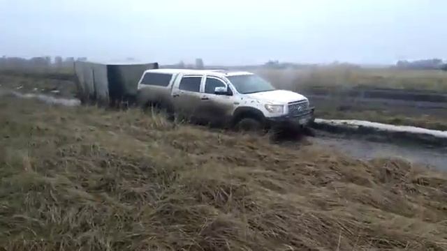 На что способна Тайота Тундра/НЕ ПАРКЕТНИК!!! смотреть онлайн