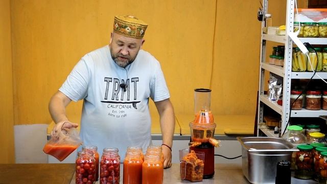 Томатный сок с сюрпризом Помидоры в собственном соку в автоклаве Домашний томатный сок смотреть онлайн