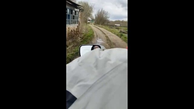 ПОЕХАЛИ В ДРУГОЕ СЕЛО НА МОТОЦИКЛЕ С ДРУГОМ смотреть онлайн