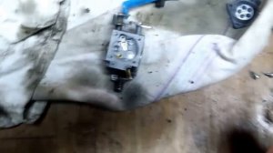 Глохнет бензопила при нажатии на газ