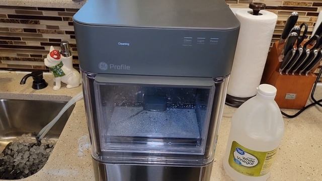 HOW TO DESCALE With Vinegar GE Profile 2.0 Opal Nugget Ice Maker Cleaning Mode смотреть онлайн