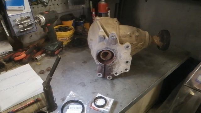 Угловая втулка, угловой передачи (редуктор), дефектовка, замена на ХС 70/60/90 дизель, бензин. смотреть онлайн