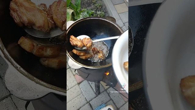 МЯСО С КАРТОШКОЙ В КАЗАНЕ НА ОГНЕ