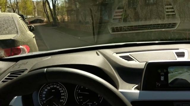 Автопарковка на BMW X1 F48 смотреть онлайн