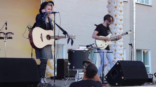 ВЛАДА ЧУПРОВА день города в г. ЛУГА 5.08.2018г. "РЕСНИЦЫ" смотреть онлайн