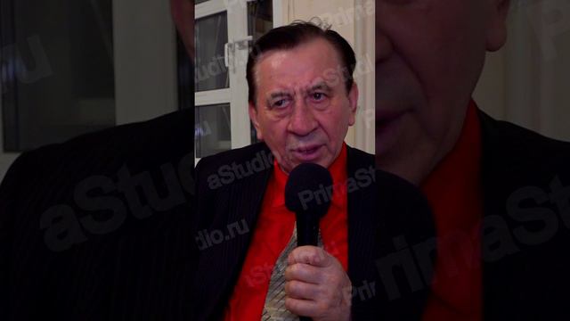 Лёня Голубков вспоминает святые 90-е
Владимир Пермяков о Лёне Голубкове
#Лёня Голубков #Пермяков смотреть онлайн