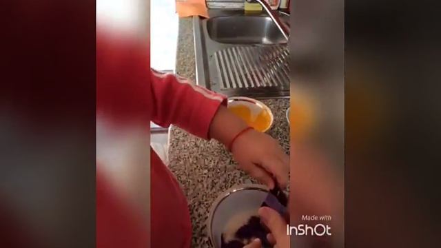 Готовим краски для ручек и ножек сами. Краски. Рисуем ножками , рисуем ручками. смотреть онлайн