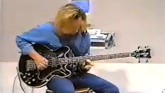 Peter Hook The Happy One (rare performance) смотреть онлайн