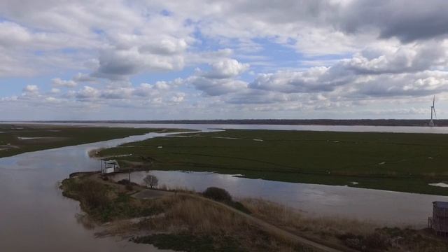 Aerial view start of Lavau-sur-Loire( vue aérienne drone Phantom 3 standard (dji)distance de 530m) смотреть онлайн