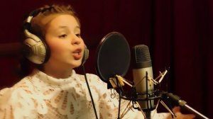 Ивженко Кира (2022год) «Ангелы-птицы» муз. А.Петряшевой , сл. Н.Булдаковой