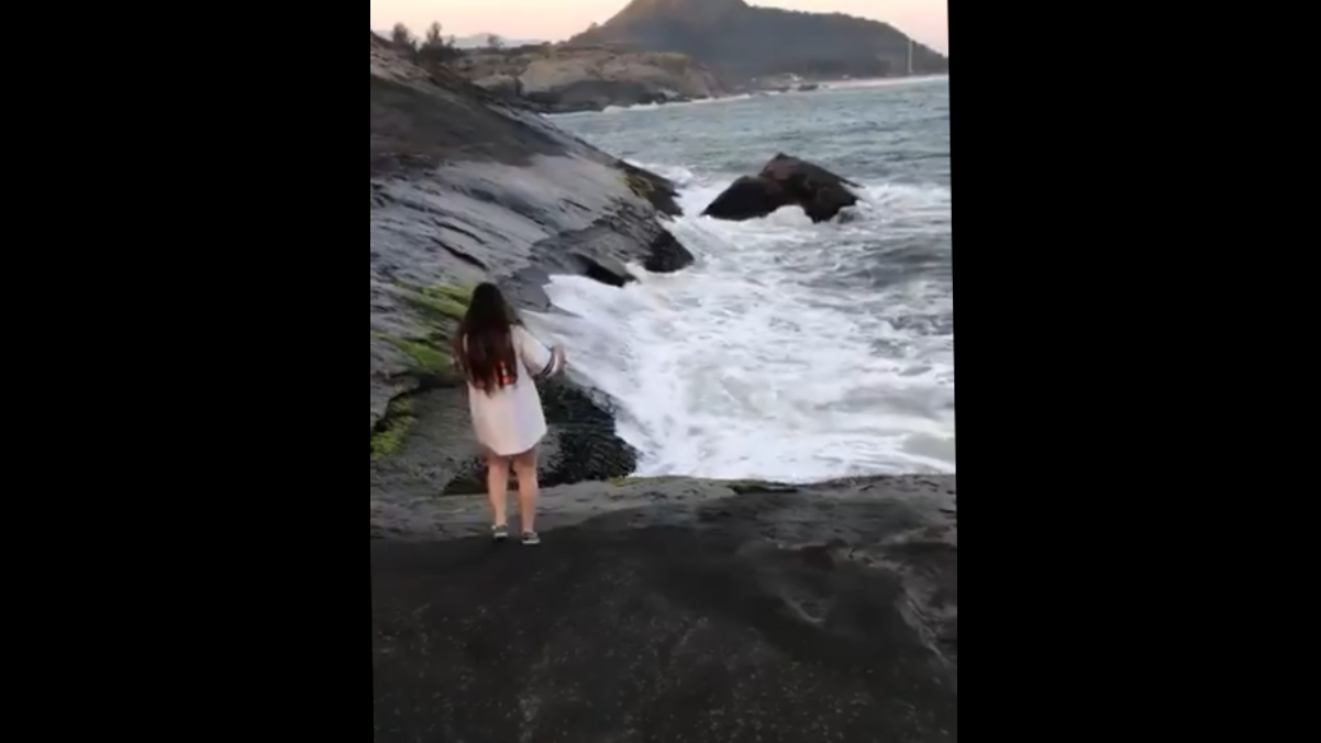 Это я пытаюсь спокойно прожить неделю без потрясений смотреть онлайн