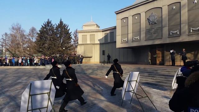 Караул у Вечного огня в Красноярске 23.02.15 смотреть онлайн
