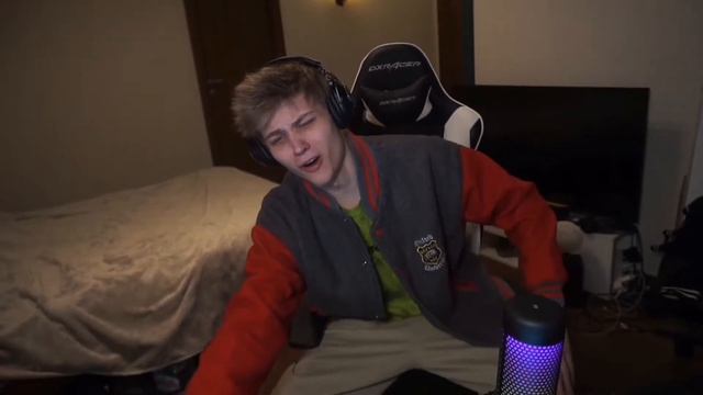 ДИКИЙ ФЛЕКС / ПОКА флексит под ФИФТИ СЕНТА на протяжении 6 минут / POKANONAME смотреть онлайн