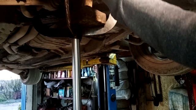 BMW E39 Надоела вибрация? Быстро меняем подушки двигателя!!! смотреть онлайн