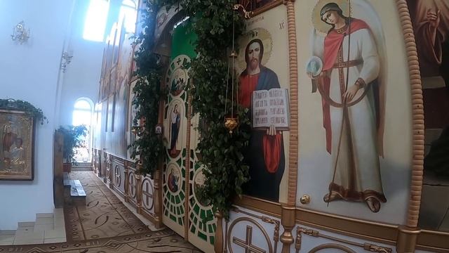 Дорогие братья и сестры! Богослужение в храме Святой Троицы смотреть онлайн