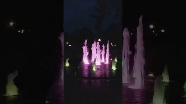 КАК ВАМ МУЗЫКАЛЬНЫЙ ФОНТАН/ОЧЕНЬ КРАСИВЫЙ. смотреть онлайн