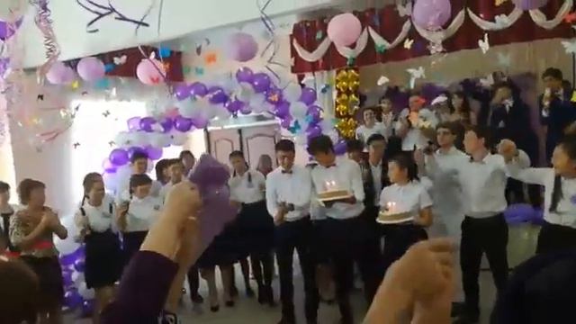 2орта мектеп мугалимдер куни. 11сынып окушылары...Алматы обл. смотреть онлайн