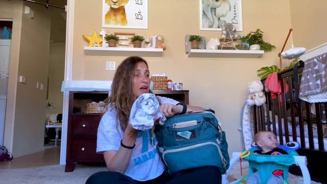 WHAT'S IN MY DIAPER BAG 2021 / NEWBORN ESSENTIALS/ 0-3 Months  / + A SHOCKING Item (I'm So Extra!)