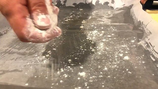 Пицца на тонком тесте.Вкуснее пиццы я не пробовал. смотреть онлайн